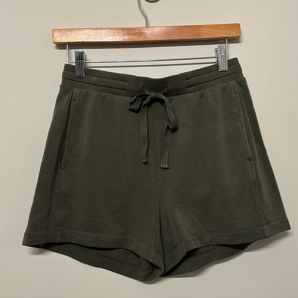Women’s Soft Lounge Shorts From Lou & Grey Size XS